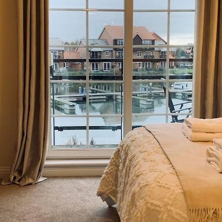 Waterside Townhouse With Balcony And Marina View Daire Skellingthorpe Dış mekan fotoğraf